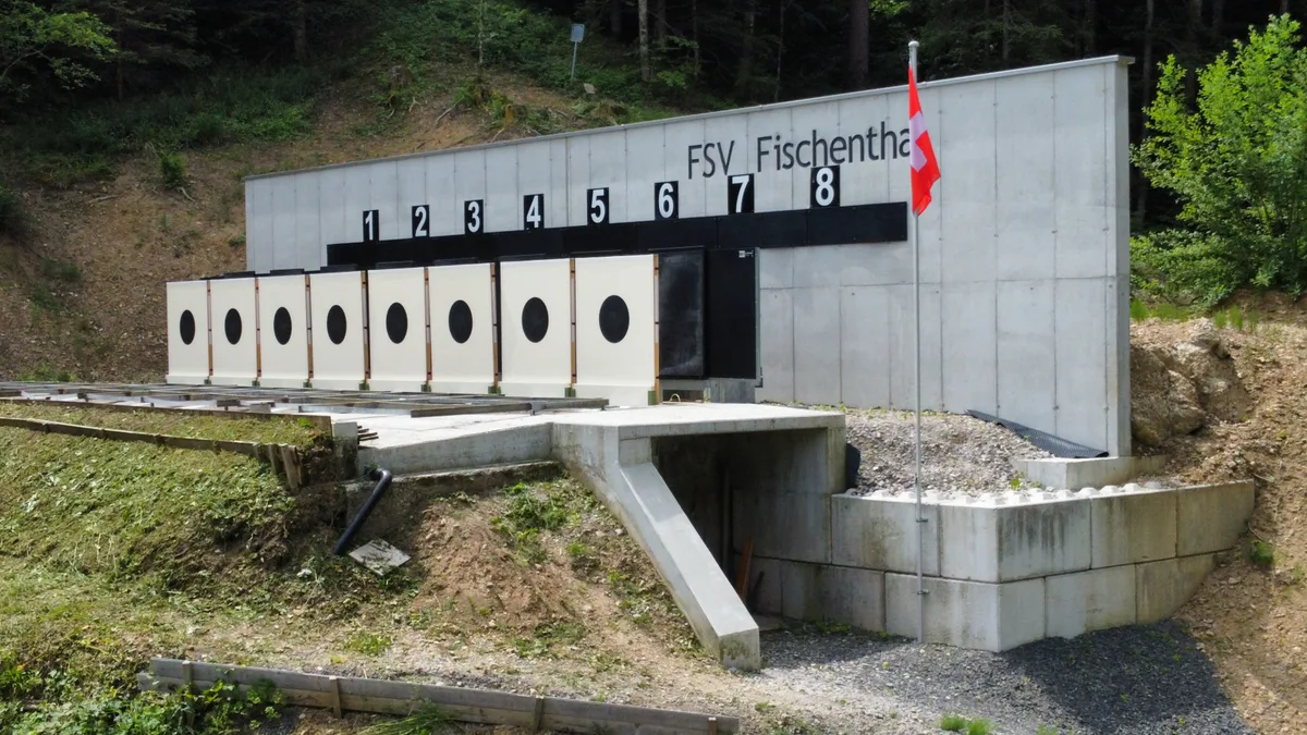 Man sieht den Scheibenstand in Fischenthal.